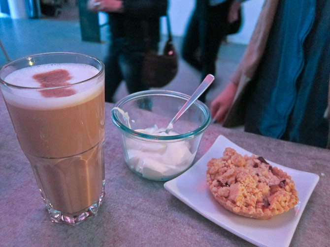Rabarber dessert med kaffe og creme fraiche