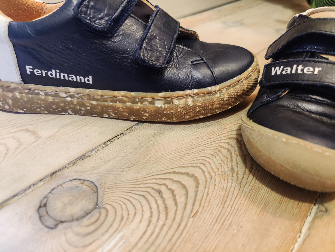 to salut pave PYK Copenhagen - dansk designeventyr til folk, der går i små sko